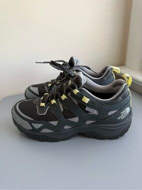 The North Face Hedgehog Fastpack II Waterproof DryVent, sz 9.5 W, Zinc Grey